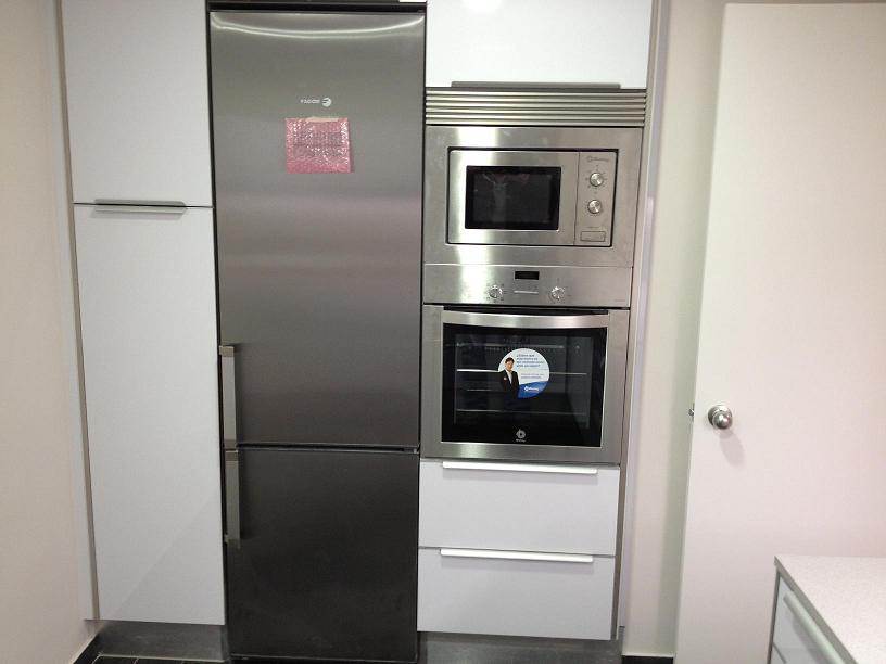 Mobiliario en columna en Reforma Integral Cocina 2. Les Corts. Barcelona