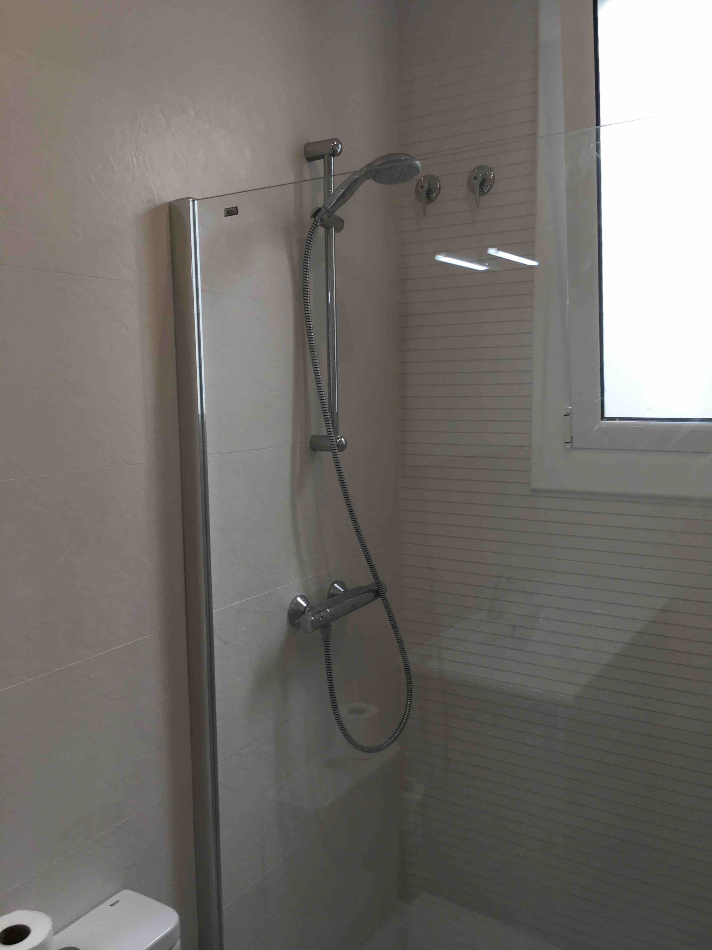 Detalle de grifería Grohe zona baño. Reforma Integral Bertrellans. gotic. Barcelona