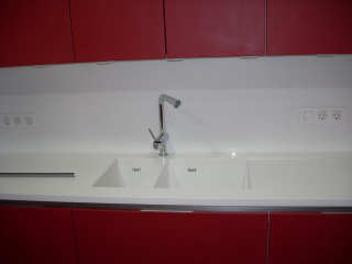regadera de silestone blanco Zeus. Reforma Sarrià-Sant Gervasi. Barcelona