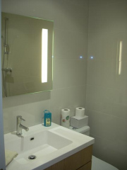 Baño sencillo en Ciutat Vella. Barcelona