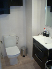 Detalle mueble baño. Acacias. Nou Barris. Barcelona