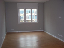 Tonos grises con zócalo blanco. Sant Eusebi, Sant Gervasi - Galvany. Barcelona.