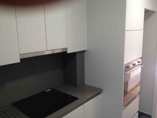 Ocultación de pilar con silestone. Horta. Barcelona