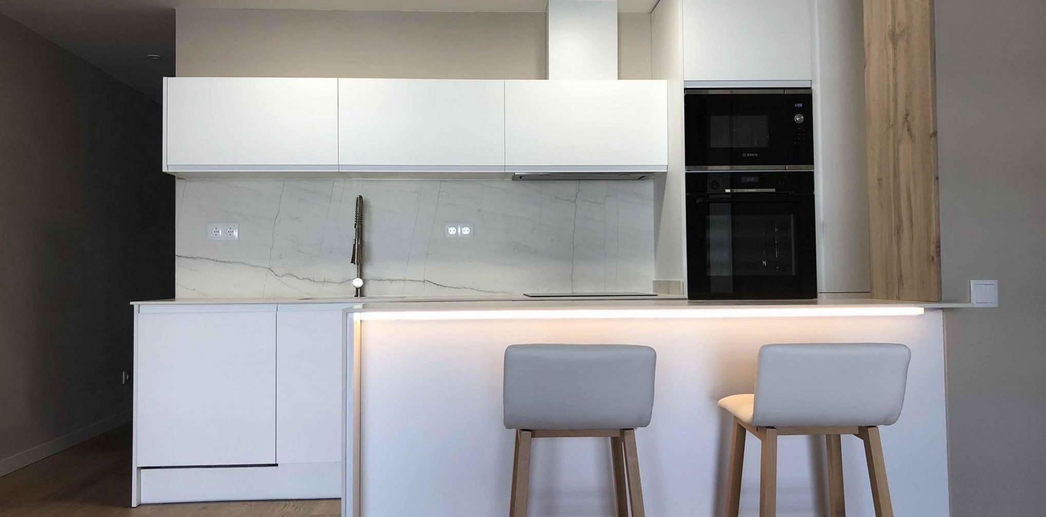 Reforma de cocina en Barcelona con encimera porcelánica